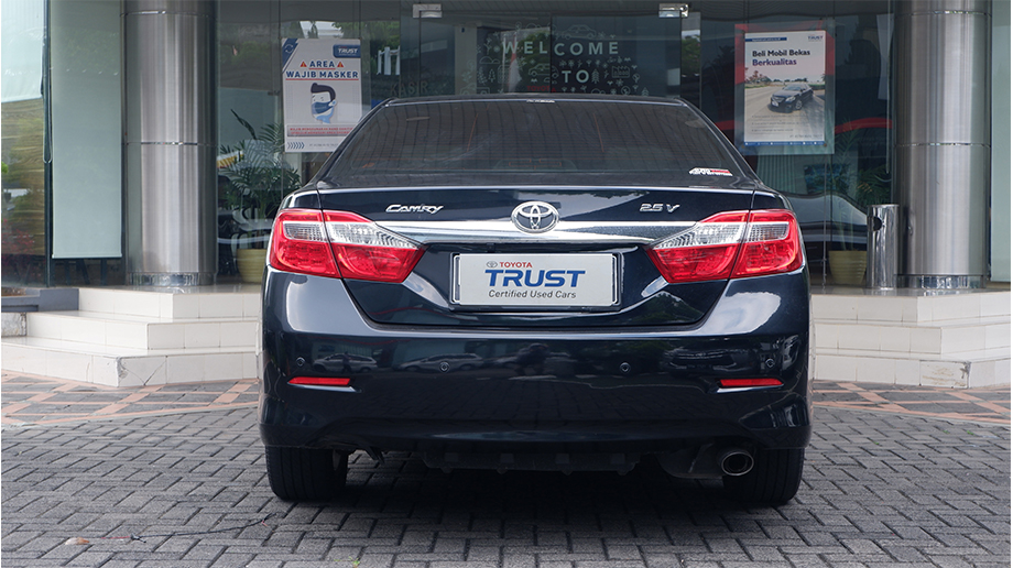 TOYOTA CAMRY 2.5 V AT 2013