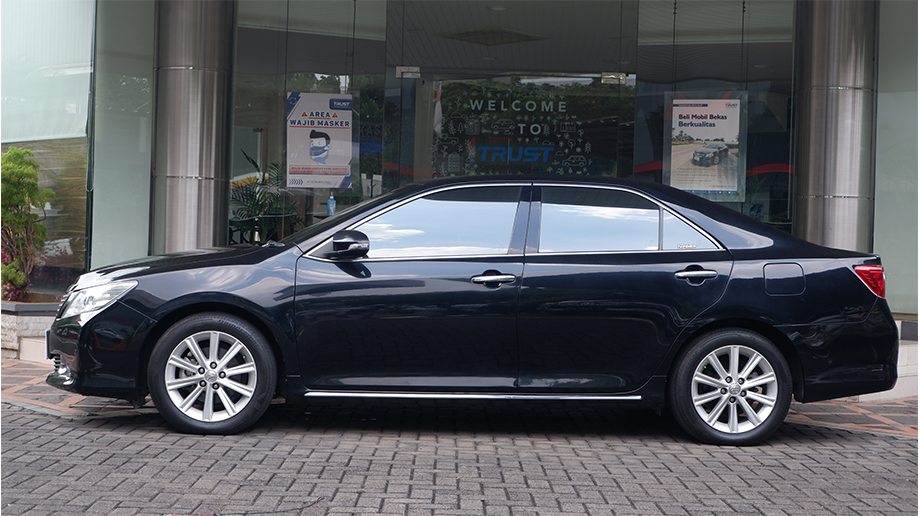 TOYOTA CAMRY 2.5 V AT 2013