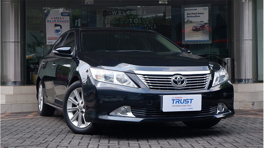 TOYOTA CAMRY 2.5 V AT 2013