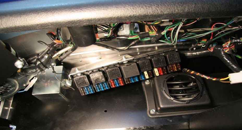 ciri-ciri relay starter mobil rusak