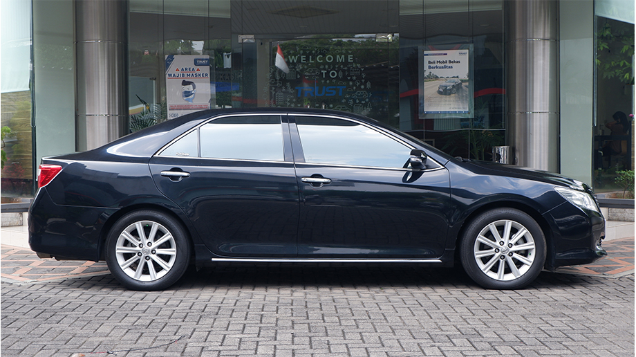 TOYOTA CAMRY 2.5 V AT 2013