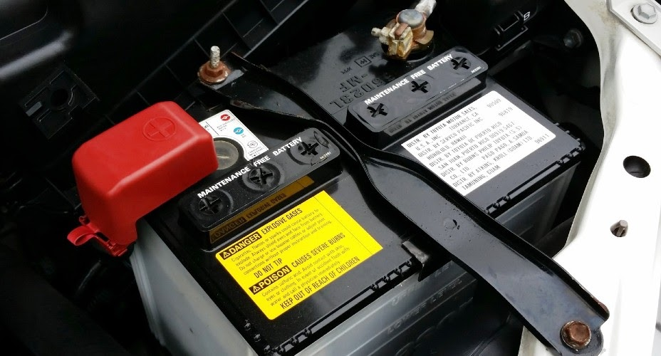 3 Ciri Aki Mobil Tidak Mengisi dan Harus Diganti | Auto2000